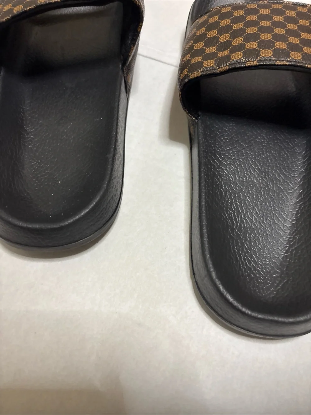 Men’s Brown Monogram Print Slide Sandals EU 42 US 9 Casual Slip-On Unbranded